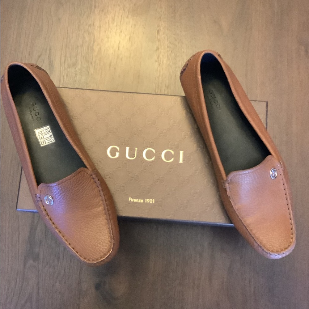 Gucci loafer sz 38 in brown leather